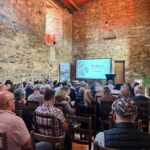 Conférence d'entreprise dans la nef de l'Abbaye de Trizay en Vendée